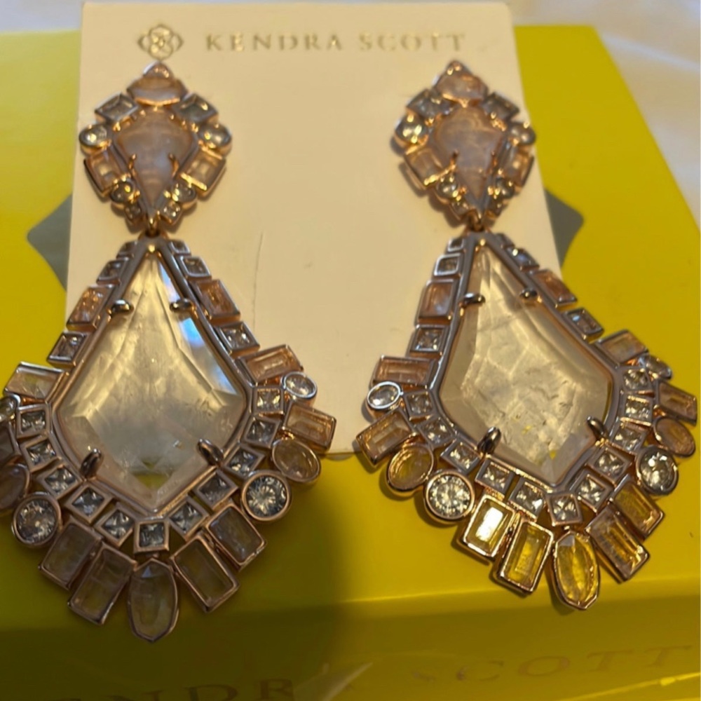 NWOT Kendra Scott earrings